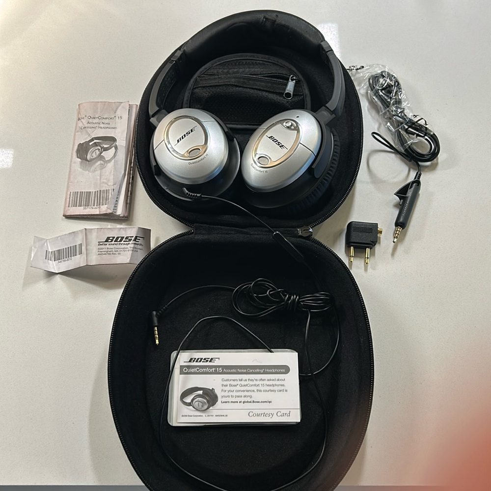 Bose Noise Cancelling QuietComfort 15 headphones
Corded
Used
